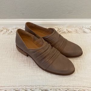 Garnett Hill Tan Leather Loafers Size 38